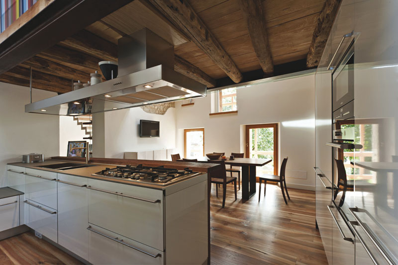 Case rustiche interni pareti. casa cansiglio. come scegliere i ... Pareti rustiche interne