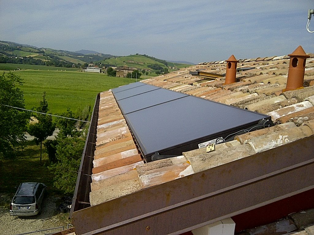 Una casa in campagna alimentata esclusivamente da energie rinnovabili