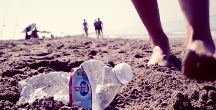 Plastica sulle spiagge: c’è il Plastic Radar di Greenpeace