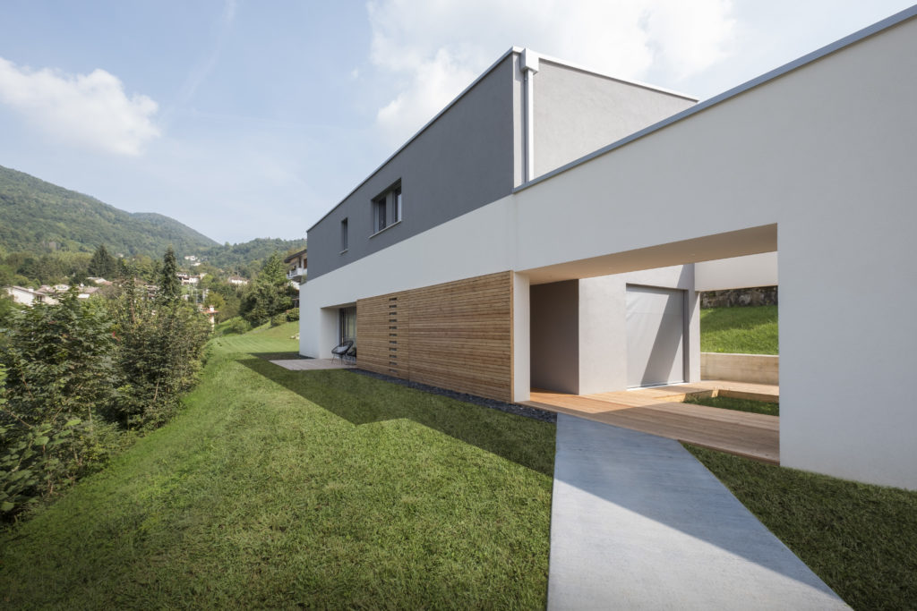 Bahaus | villa a Vicenza | casa in legno con vetrate ampie