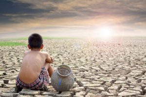 climate change | desertificazione | bambino nel deserto