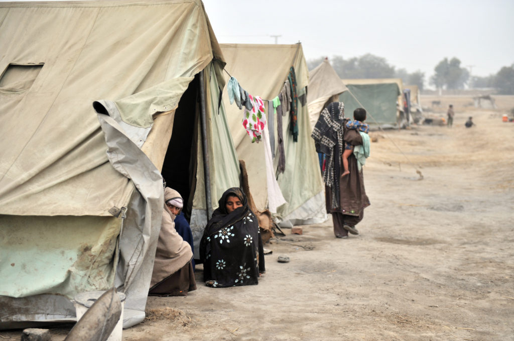 migrazioni globali | migrazioni climatiche | fuggire dal clima | desertificazione | deserto con persone