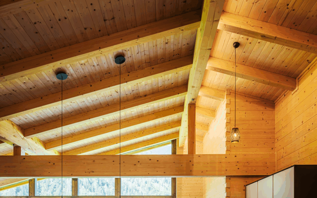 Le vernici naturali per legno Cloe di AMMON Color possono essere usate anche per i sottotetti.